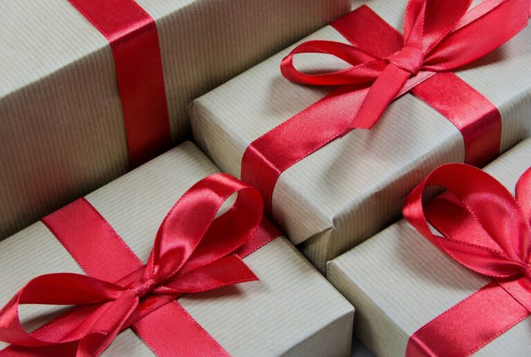 presents, gifts, happy birthday-6904620.jpg